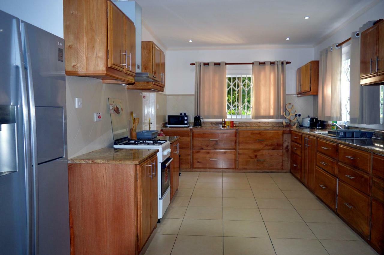Sundown Beach Villa Гласи Экстерьер фото